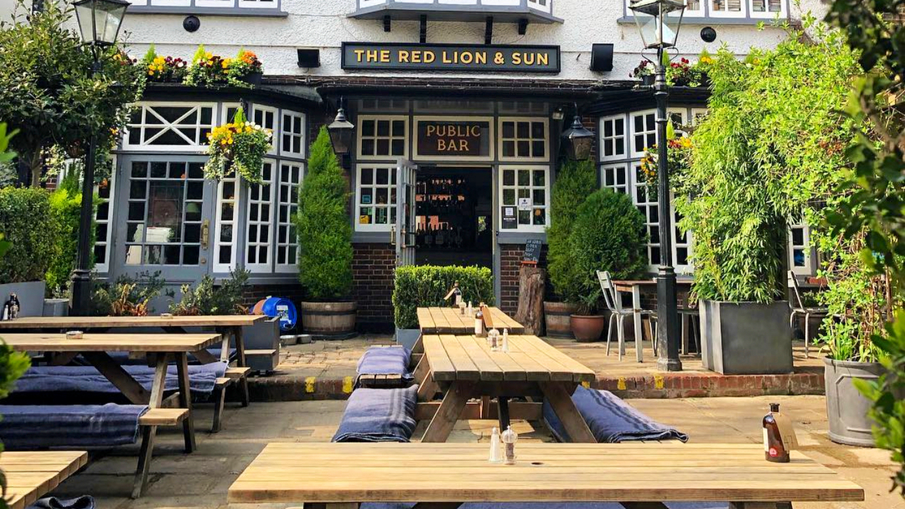 Red Lion & Sun - British in Highgate | Dog Friendly